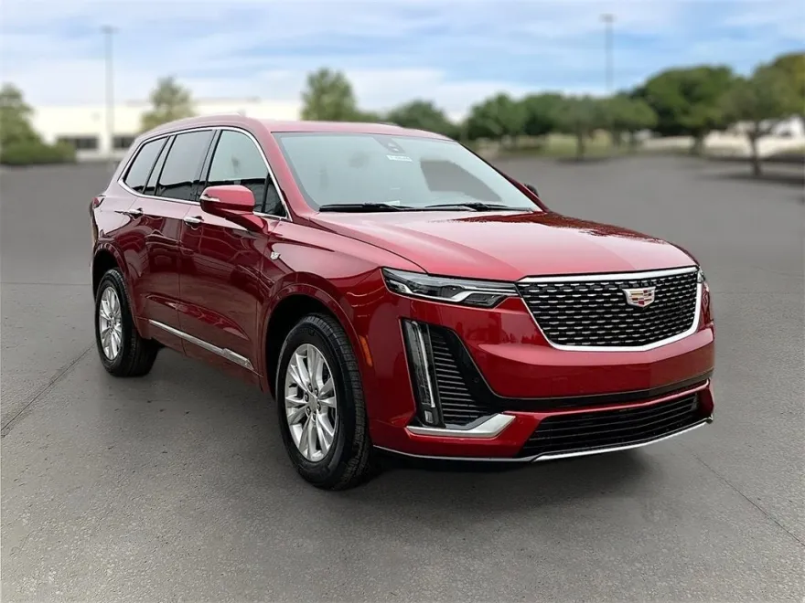 2025 Cadillac XT6 Luxury photo 1