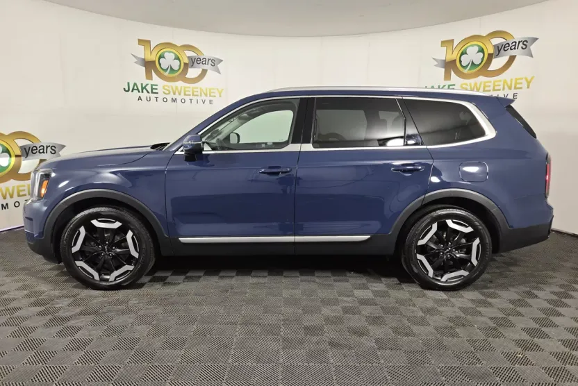 2023 Kia Telluride EX photo 1