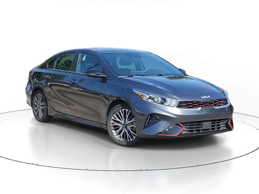 2022 Kia Forte GT-Line photo 1