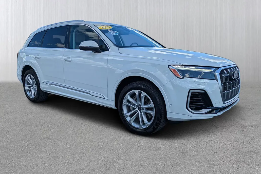2025 Audi Q7 55 Premium Plus photo 1