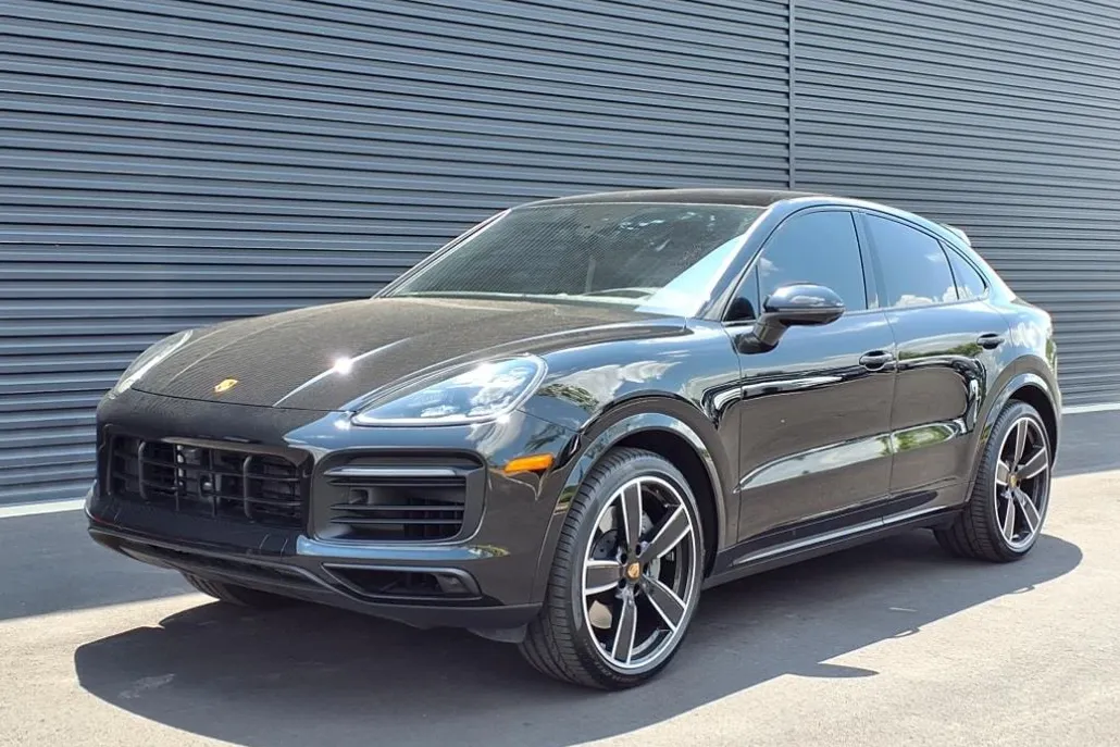 2023 Porsche Cayenne S Platinum Edition photo 1