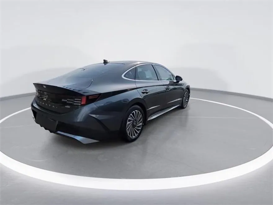 2025 Hyundai Sonata Hybrid Limited photo 1