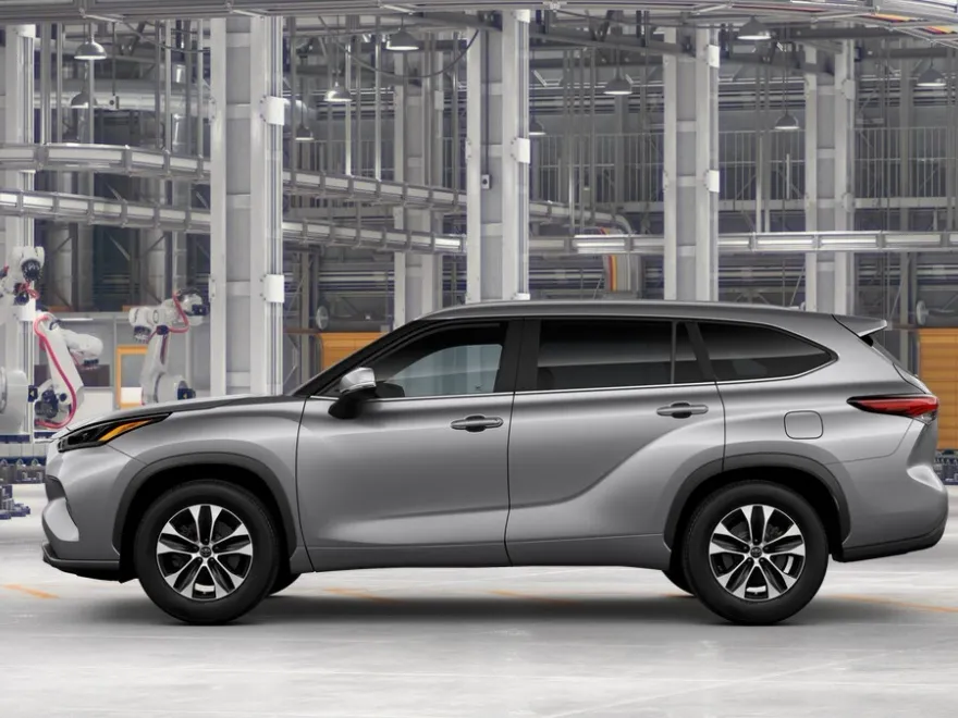 2025 Toyota Highlander XLE Limited photo 1