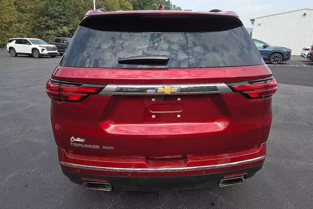 2023 Chevrolet Traverse High Country photo 1