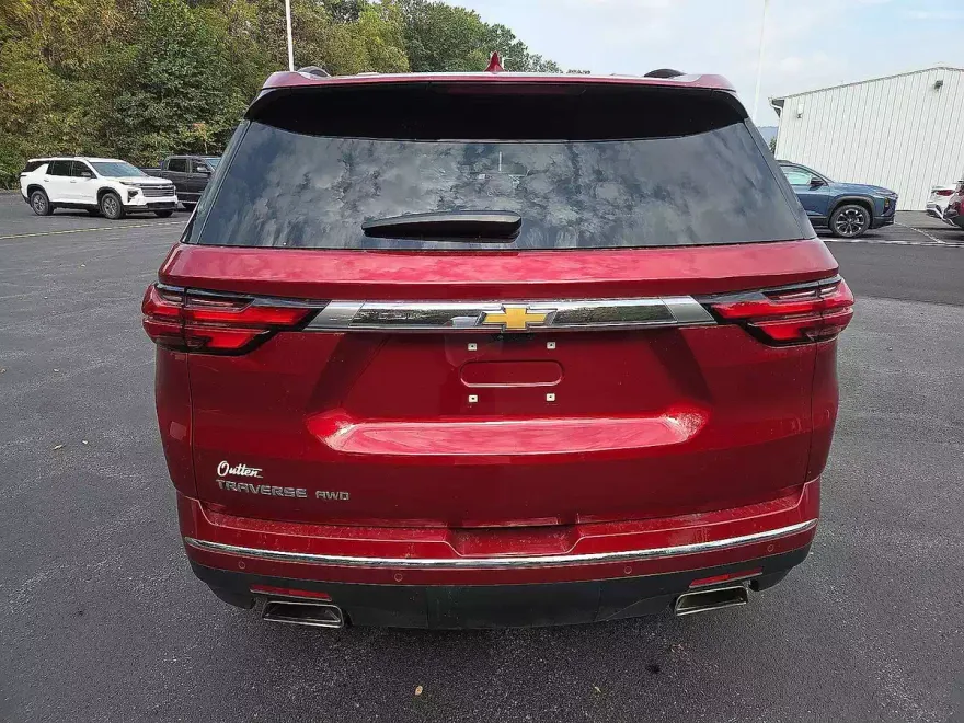 2023 Chevrolet Traverse High Country photo 1