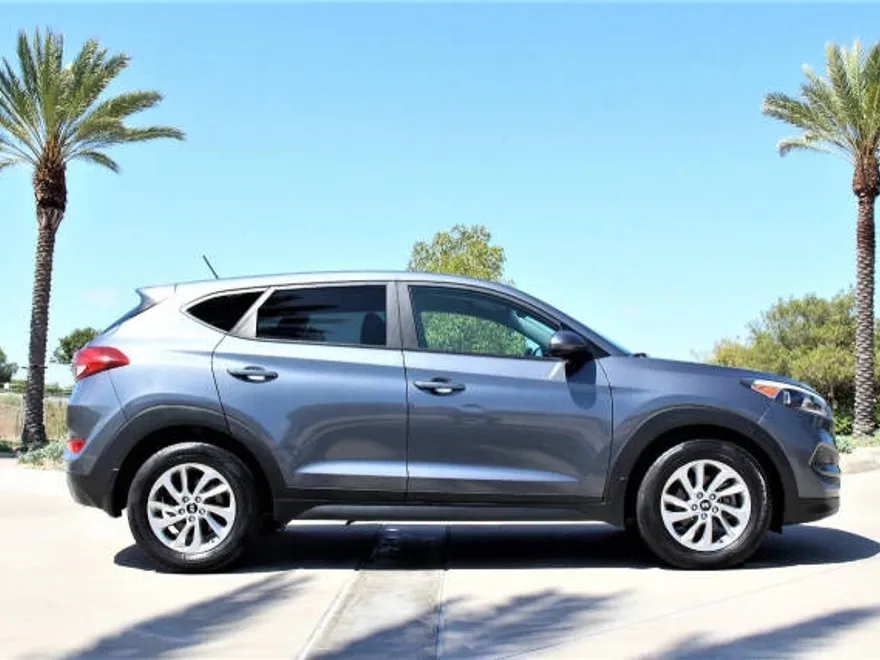 2017 Hyundai Tucson SE photo 1