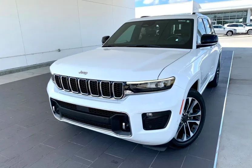2022 Jeep Grand Cherokee Overland photo 1