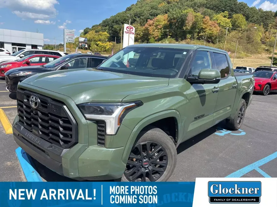 2023 Toyota Tundra SR5 CrewMax photo 1
