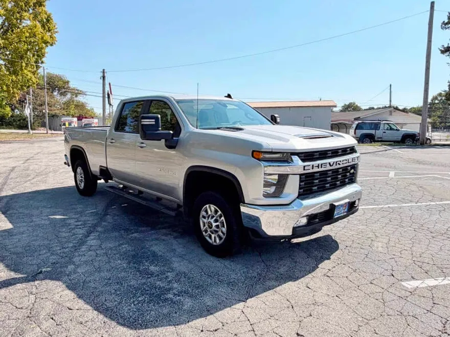 2023 Chevrolet Silverado 2500HD LT photo 1