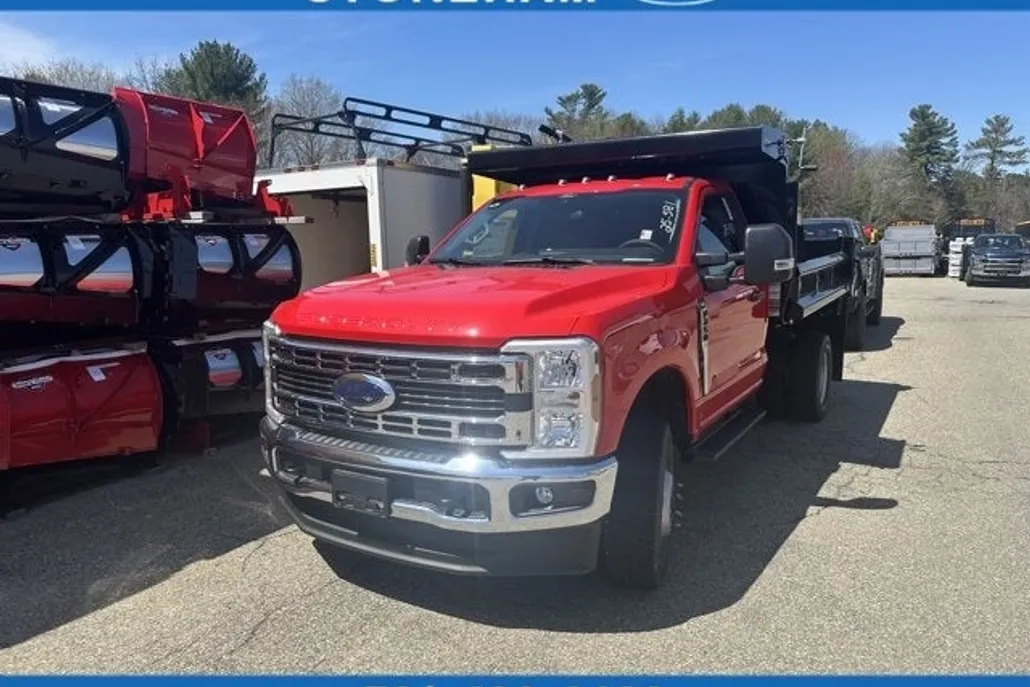 2025 Ford F-350 XL photo 1