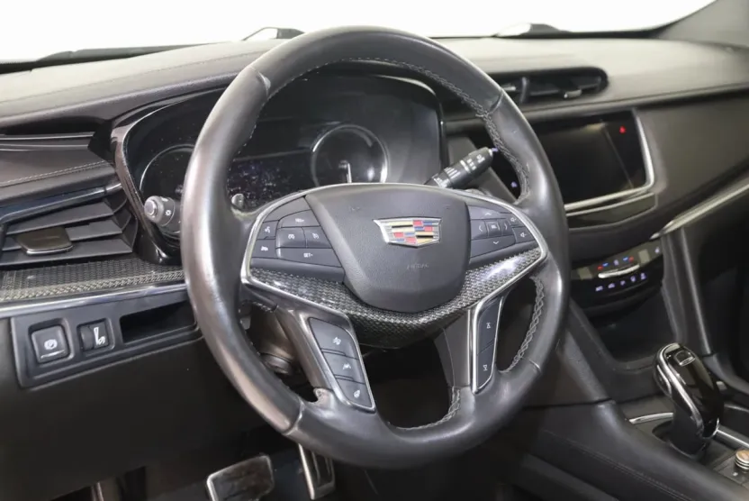 2020 Cadillac XT5 Sport photo 1