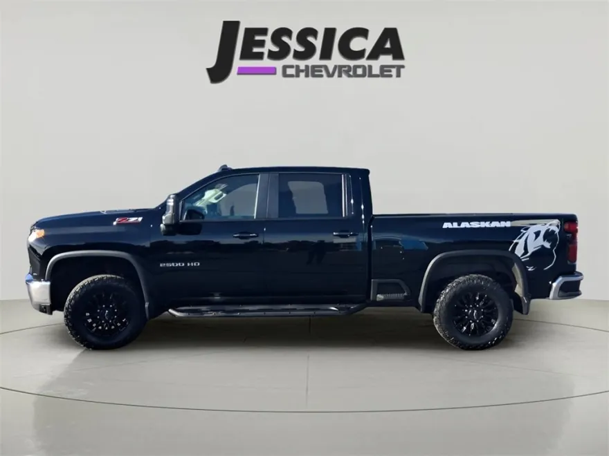 2022 Chevrolet Silverado 2500HD LT photo 1