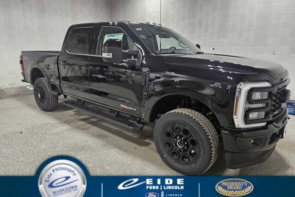 2025 Ford F-350 Lariat photo 1