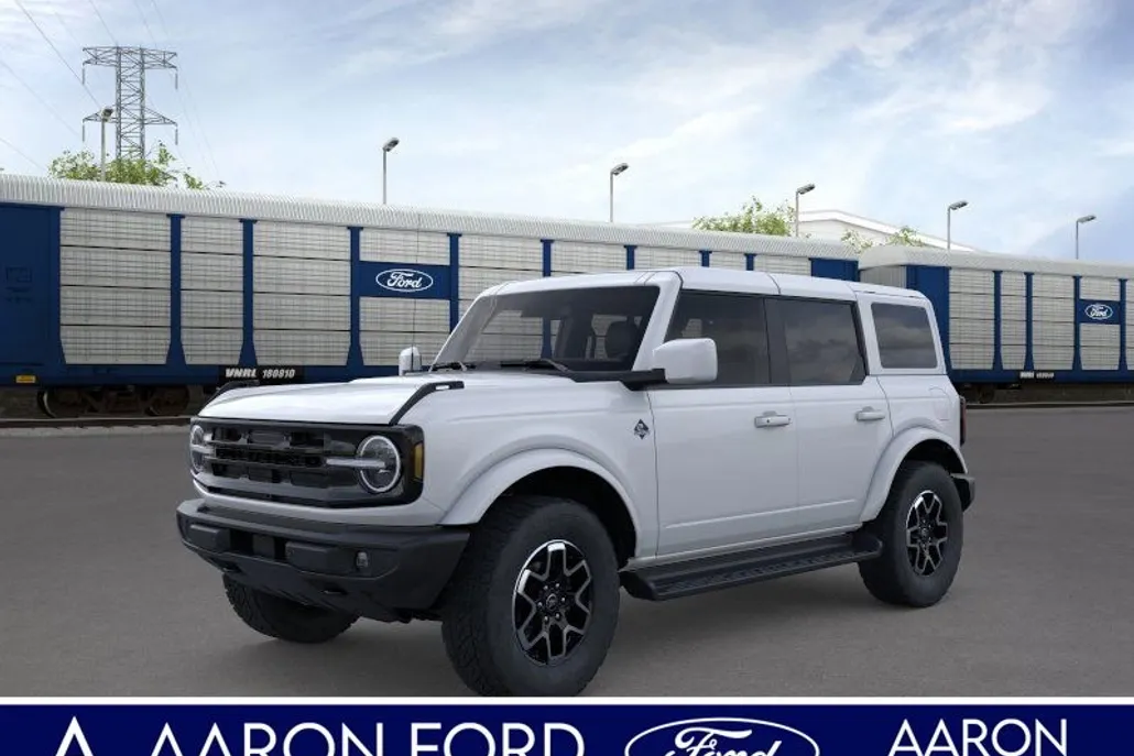 2025 Ford Bronco Outer Banks photo 1
