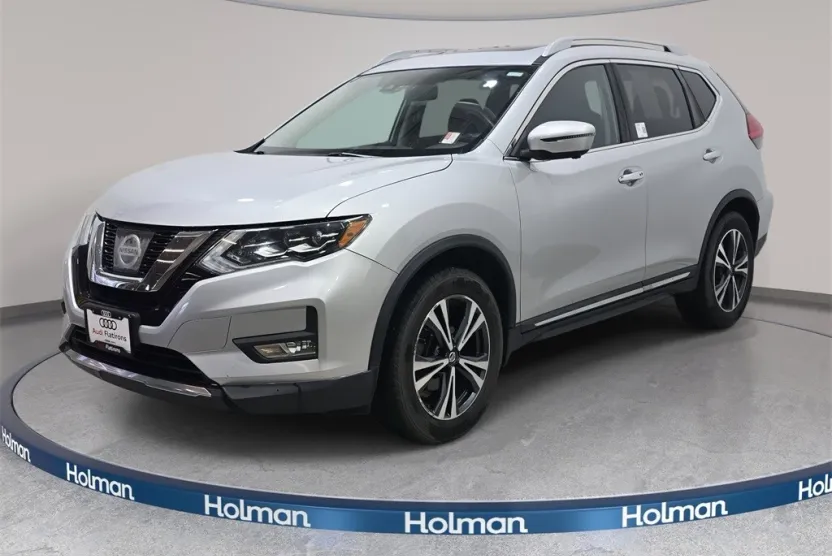 2017 Nissan Rogue SL photo 1