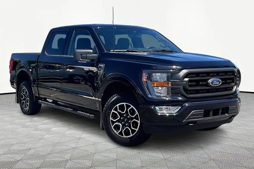2023 Ford F-150 XLT photo 1