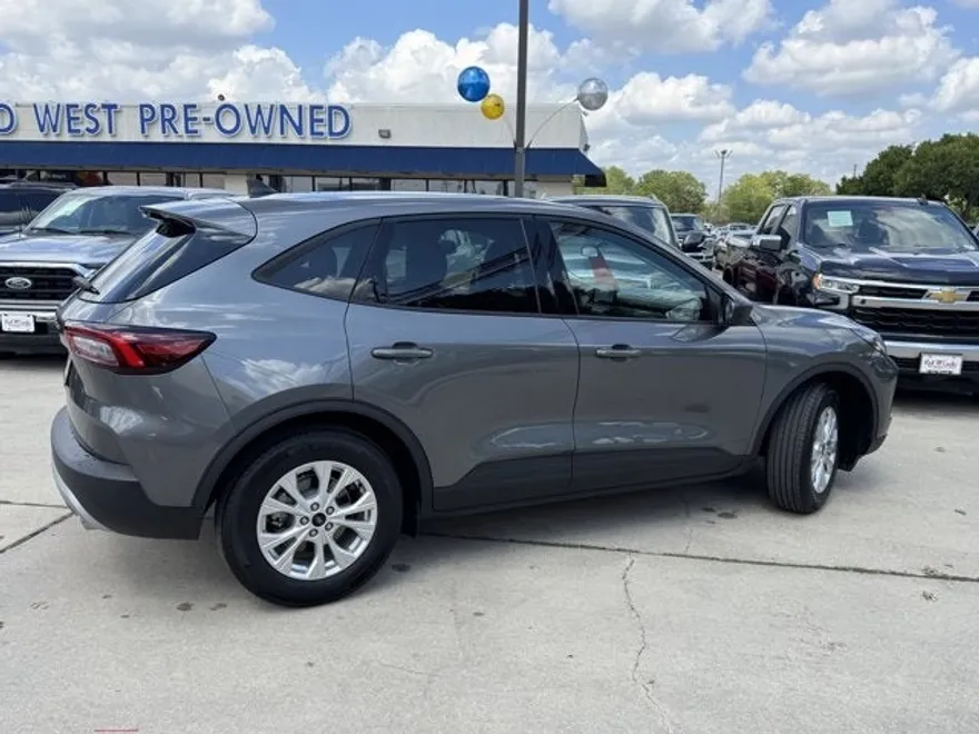 2025 Ford Escape Active photo 1