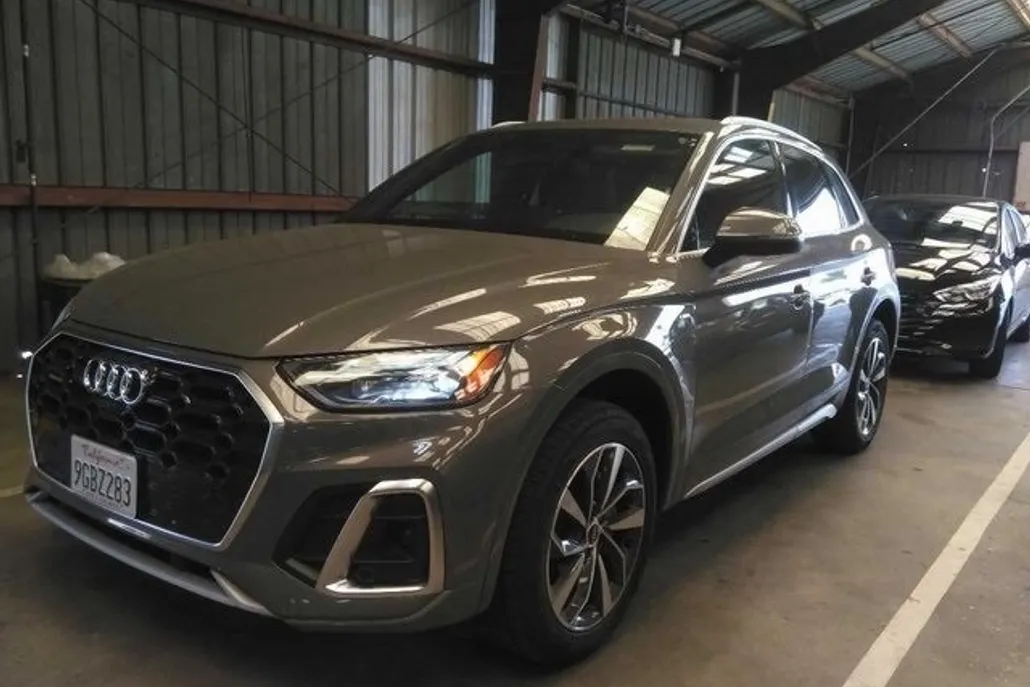 2023 Audi Q5 45 S line Premium Plus photo 1
