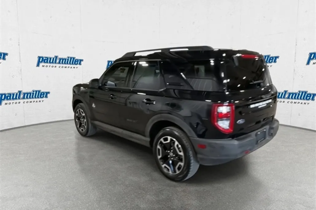 2021 Ford Bronco Sport Outer Banks photo 1