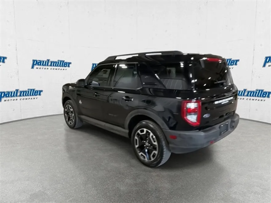 2021 Ford Bronco Sport Outer Banks photo 1