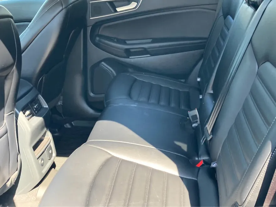 2024 Ford Edge SEL photo 1