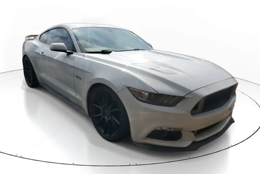2016 Ford Mustang GT photo 1