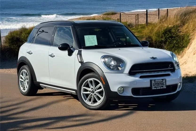 2015 Mini Countryman S ALL4 photo 1