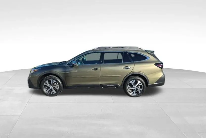 2022 Subaru Outback Touring photo 1