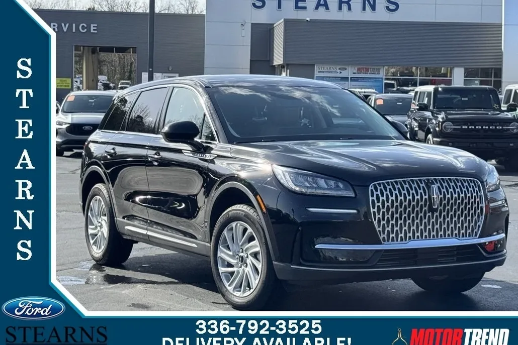 2023 Lincoln Corsair Standard photo 1
