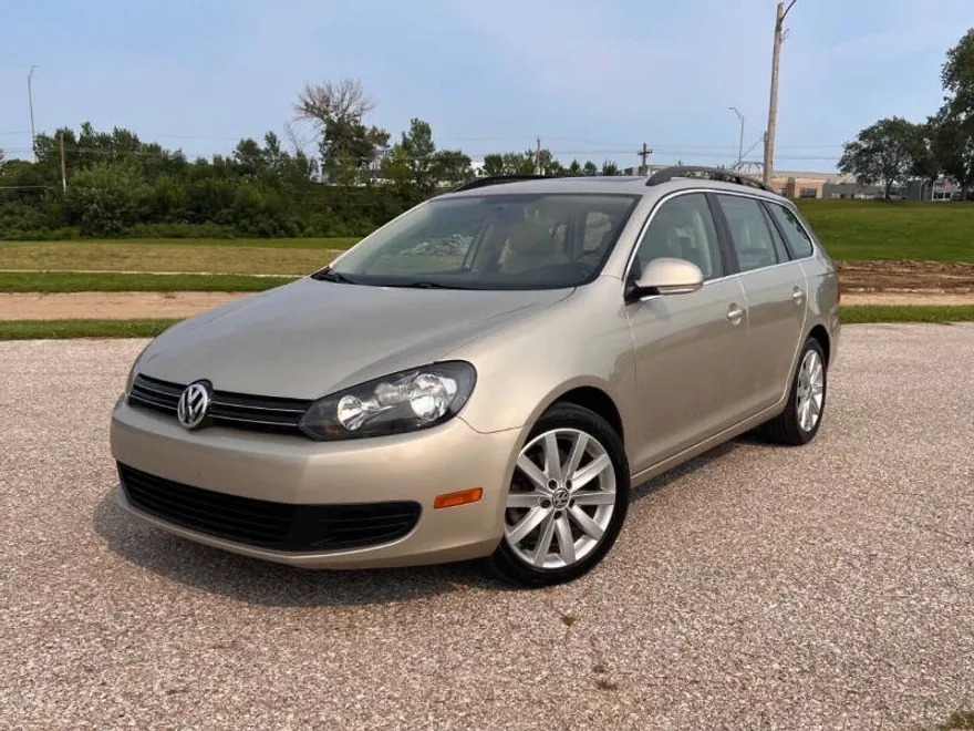 2013 Volkswagen Jetta SportWagen TDI photo 1