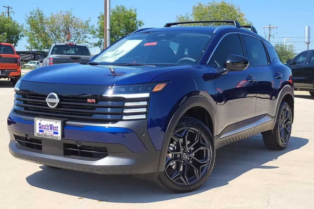 2026 Nissan Kicks SR photo 1