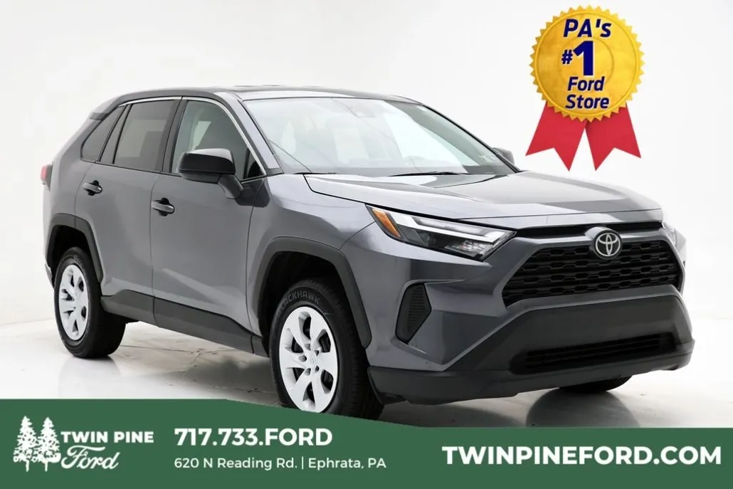 2024 Toyota RAV4 LE photo 1