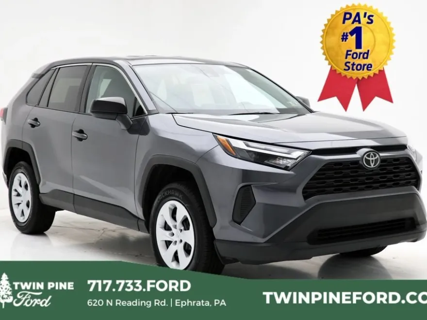 2024 Toyota RAV4 LE photo 1