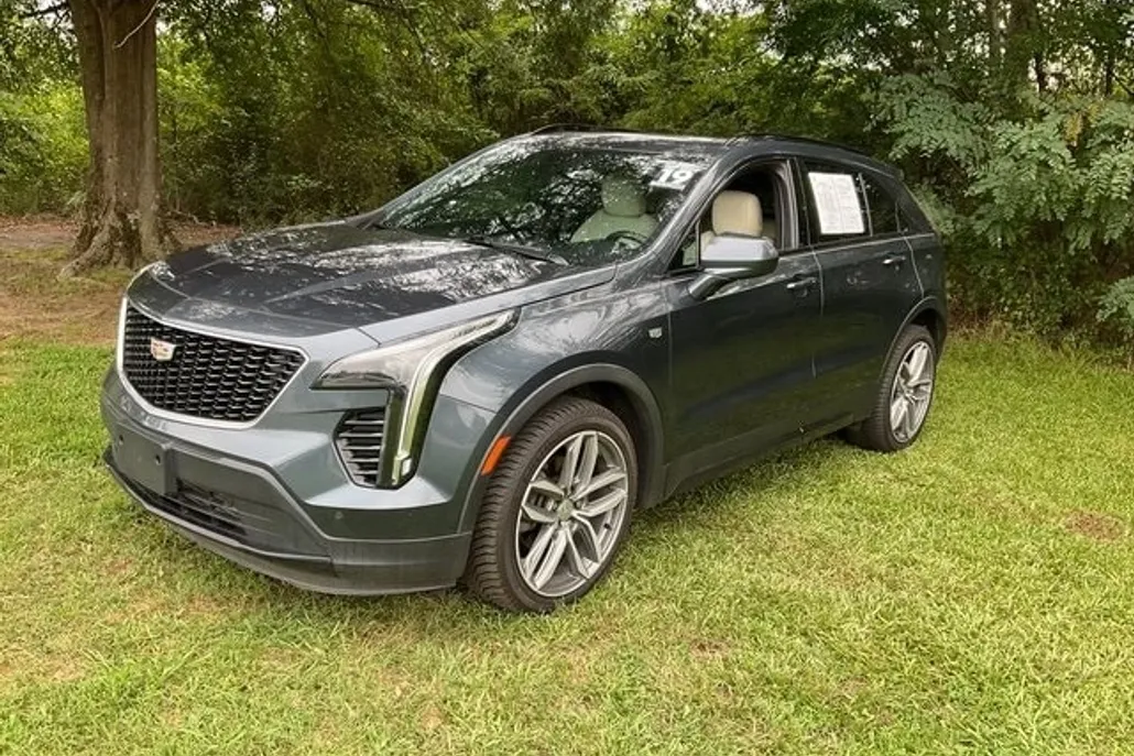 2019 Cadillac XT4 Sport photo 1