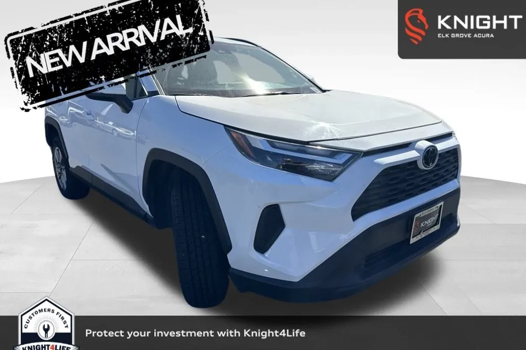 2024 Toyota RAV4 XLE photo 1