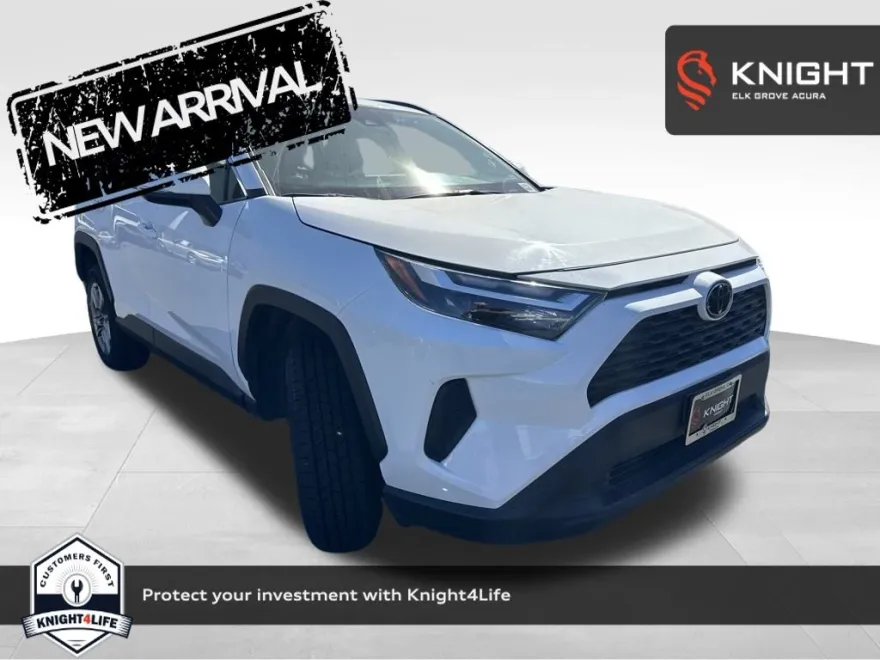 2024 Toyota RAV4 XLE photo 1