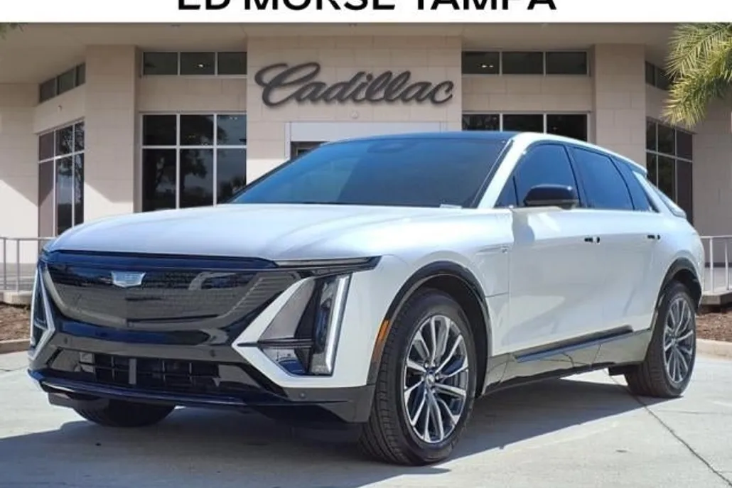 2025 Cadillac Lyriq Sport photo 1