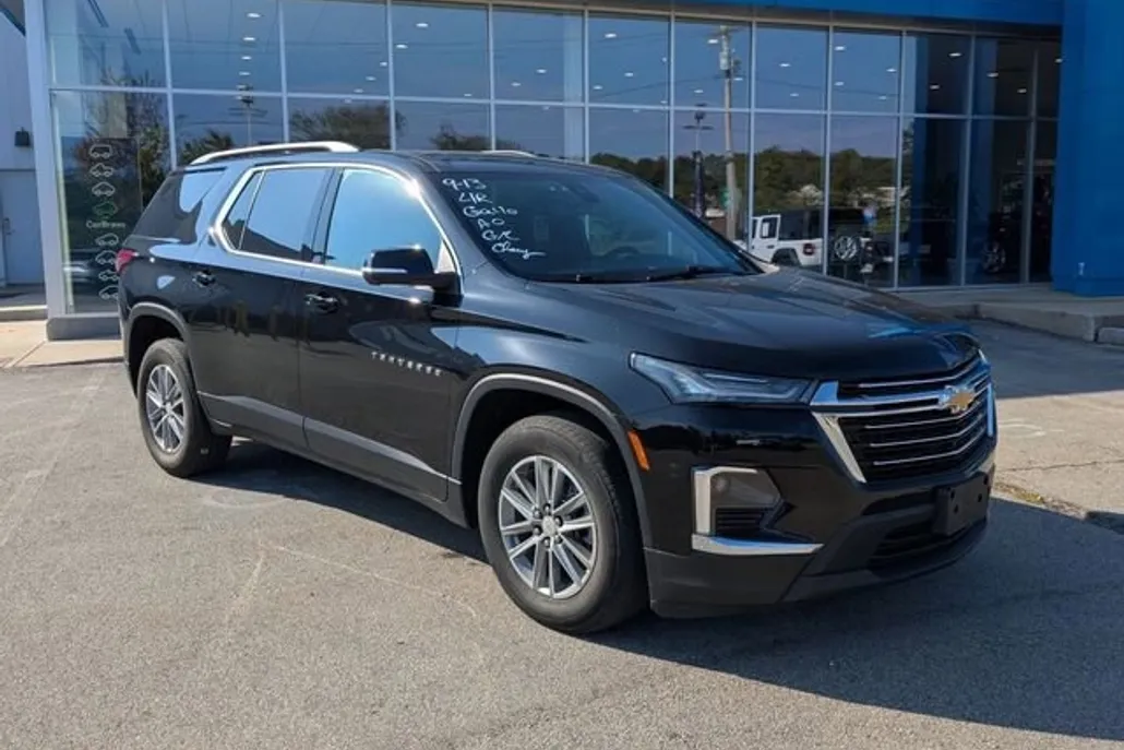 2023 Chevrolet Traverse photo 1