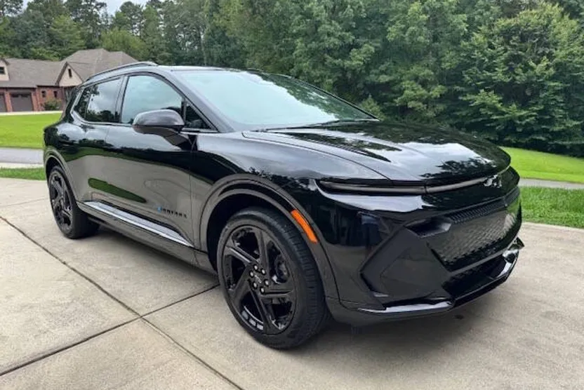 2024 Chevrolet Equinox EV RS photo 1
