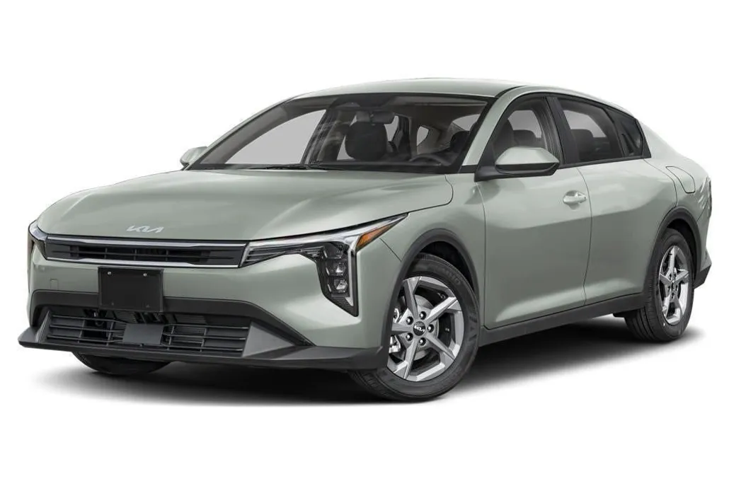2025 Kia K4 LXS photo 1