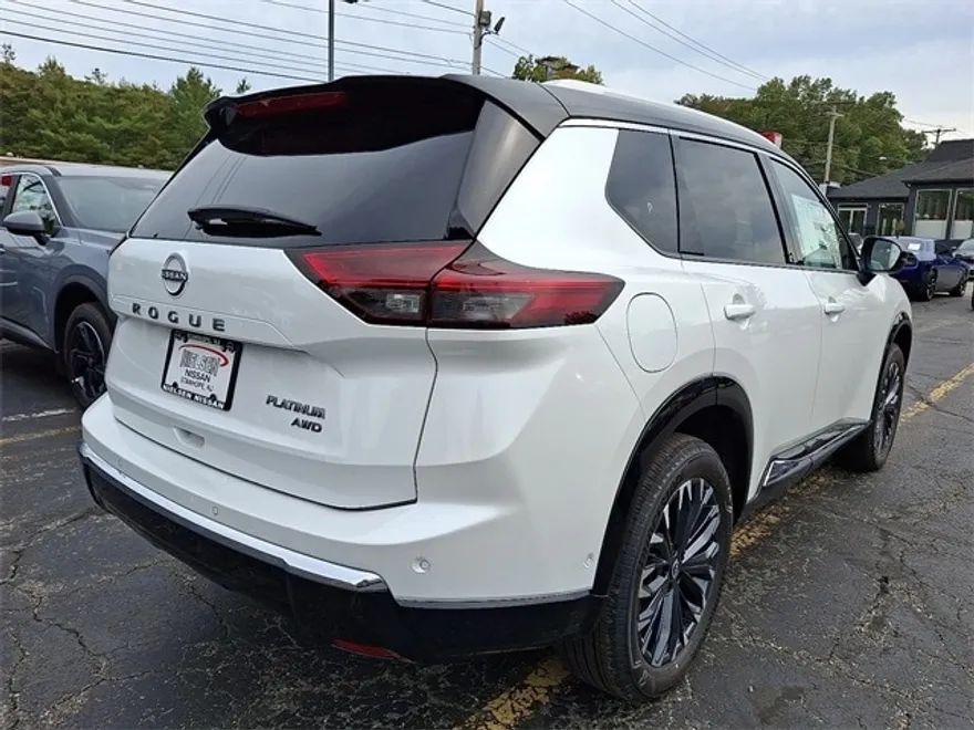 2026 Nissan Rogue Platinum photo 1