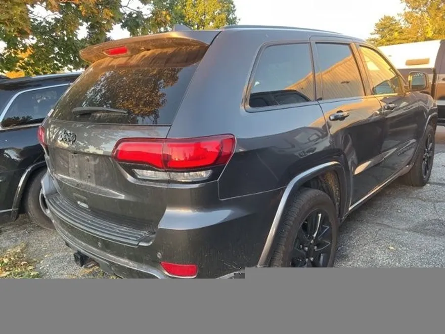 2019 Jeep Grand Cherokee Altitude photo 1