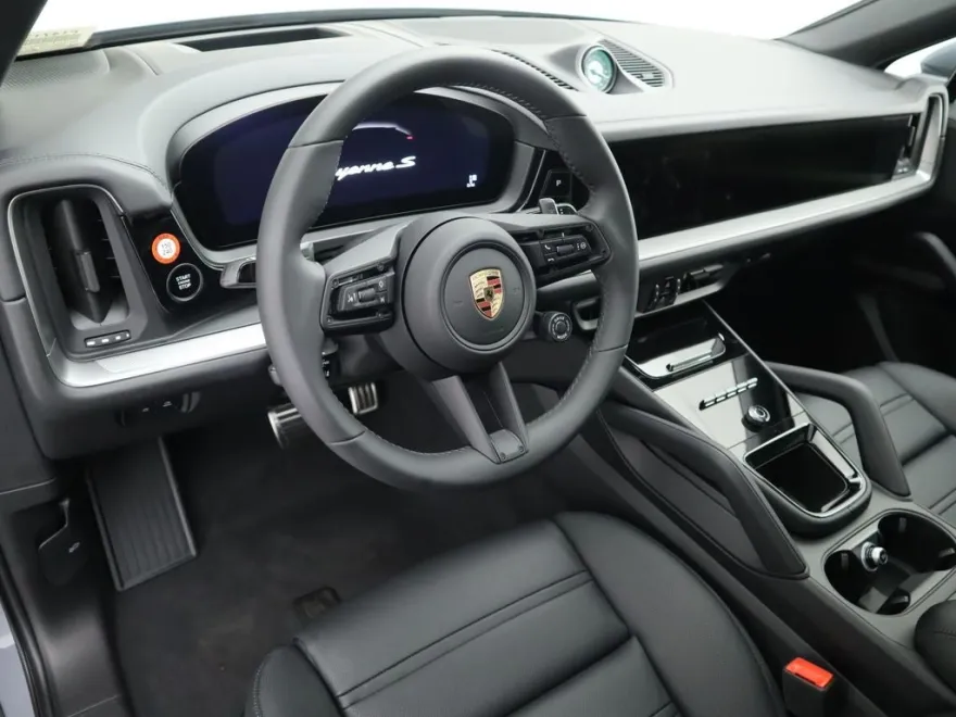 2025 Porsche Cayenne S E-Hybrid Coupe photo 1