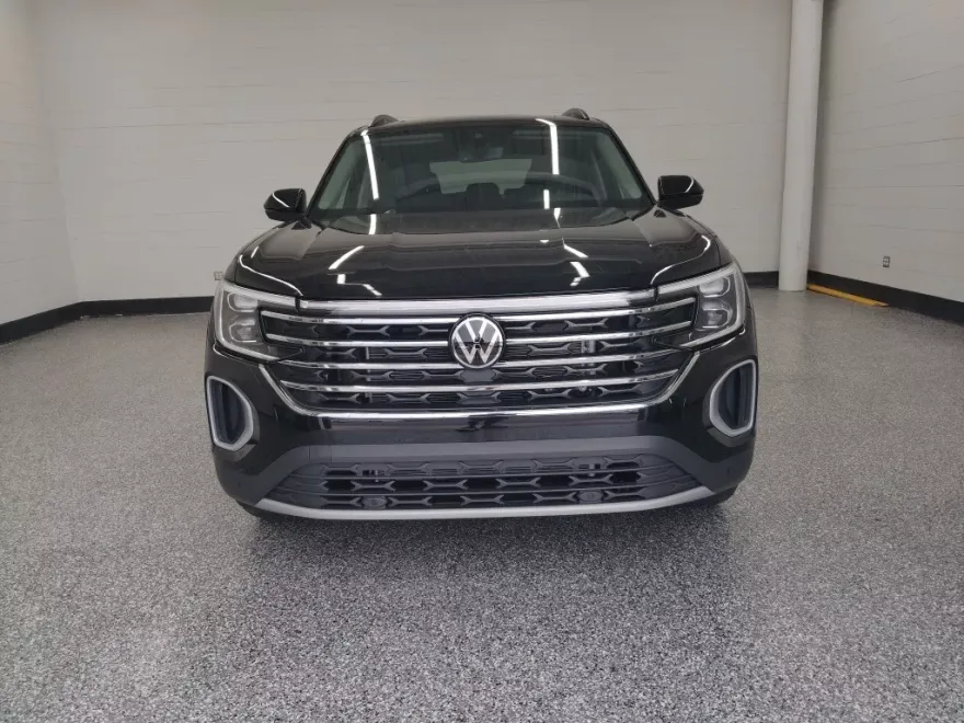 2026 Volkswagen Atlas SE Technology photo 1