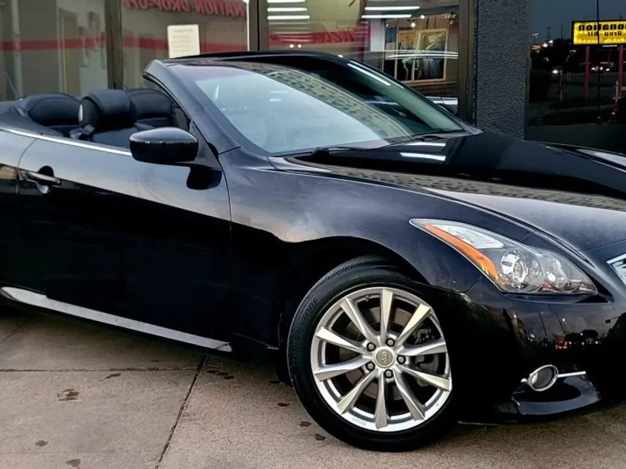 2012 Infiniti G37 photo 1