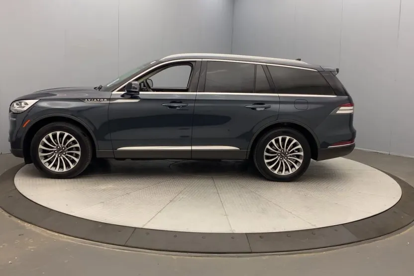 2024 Lincoln Aviator Reserve photo 1