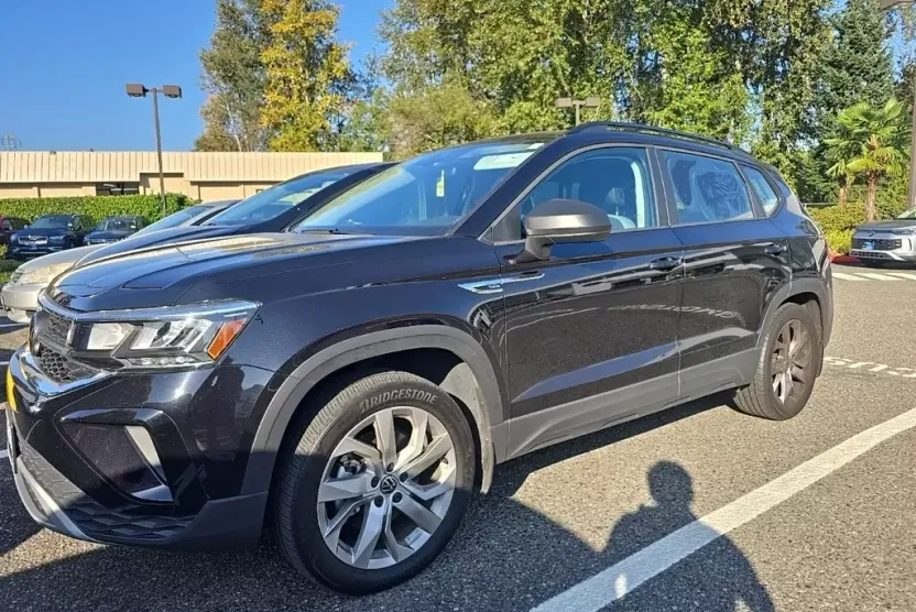 2023 Volkswagen Taos S photo 1