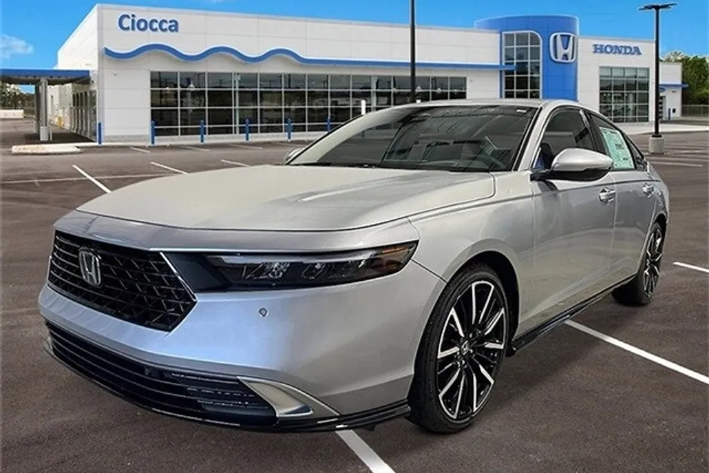 2025 Honda Accord Hybrid Touring photo 1