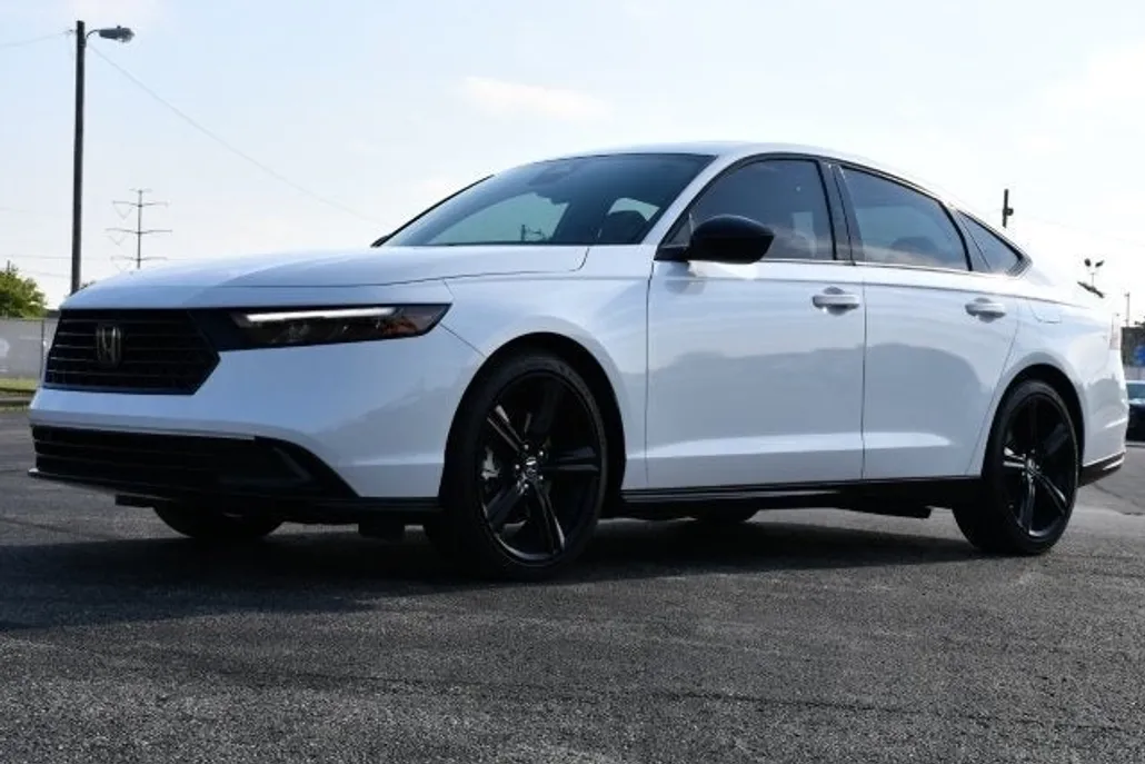 2023 Honda Accord Hybrid Sport-L photo 1