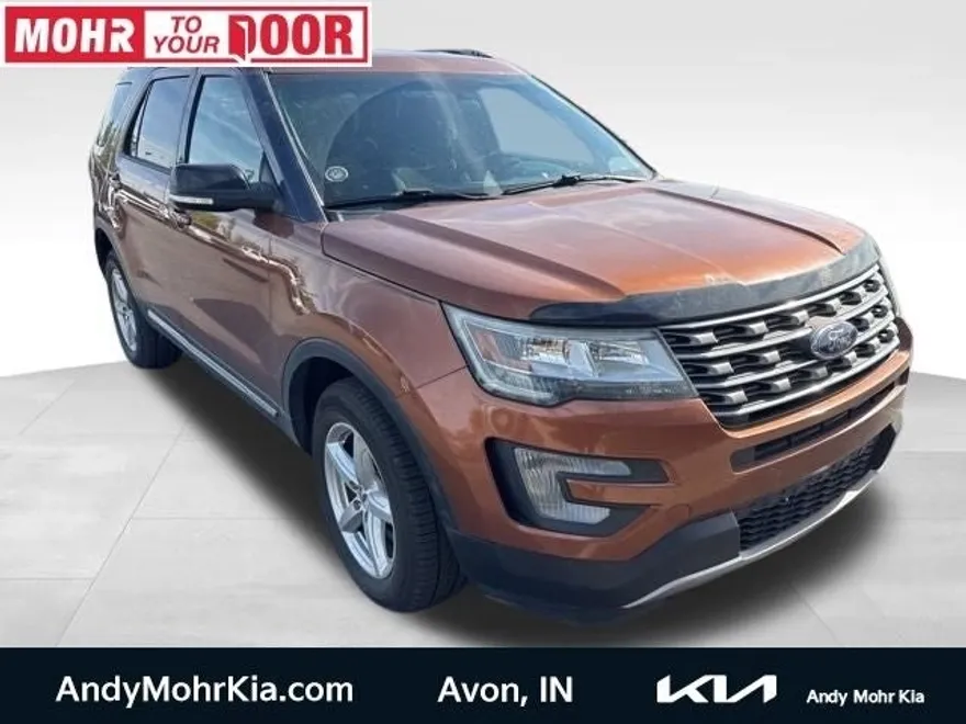 2017 Ford Explorer XLT photo 1